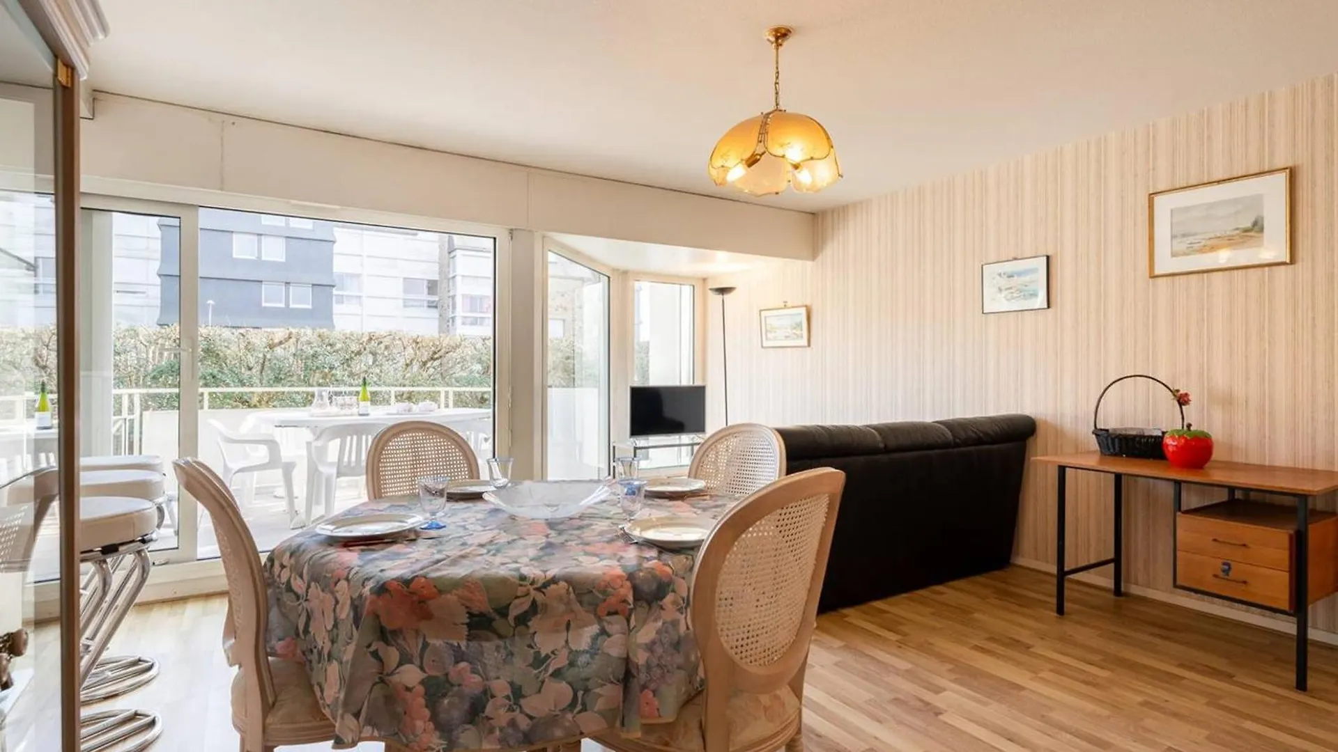 Apartment Carnac Plage: Grand T3 58M² Avec Wifi Et Parking - Fr-1-477-133